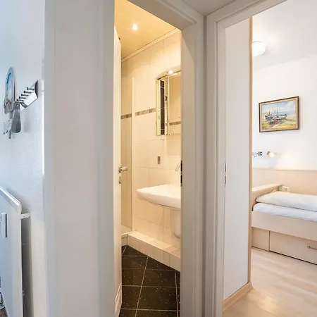 Haus Vier Jahreszeiten Buona Vista Даме